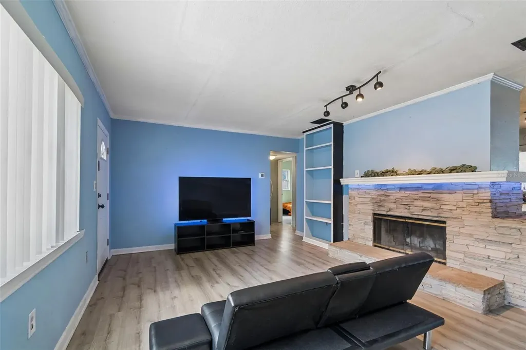 704 Brookside Drive Clearwater FL 33764
