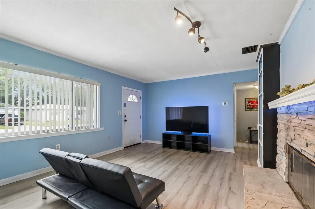 704 Brookside Drive Clearwater FL 33764
