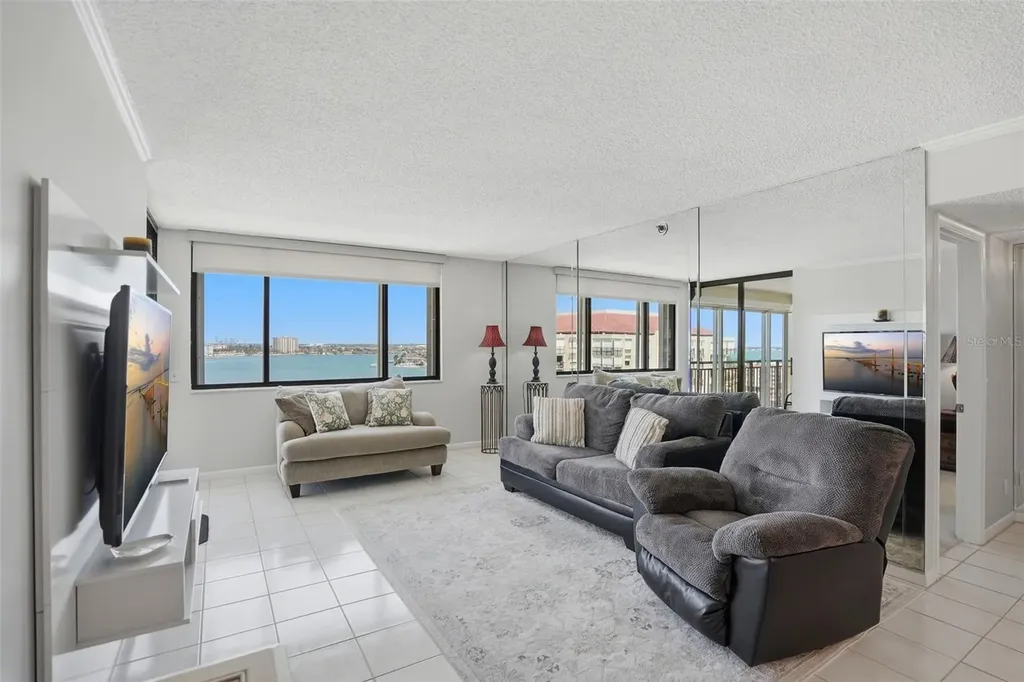 6372 Palma Del Mar Boulevard S St Petersburg FL 33715