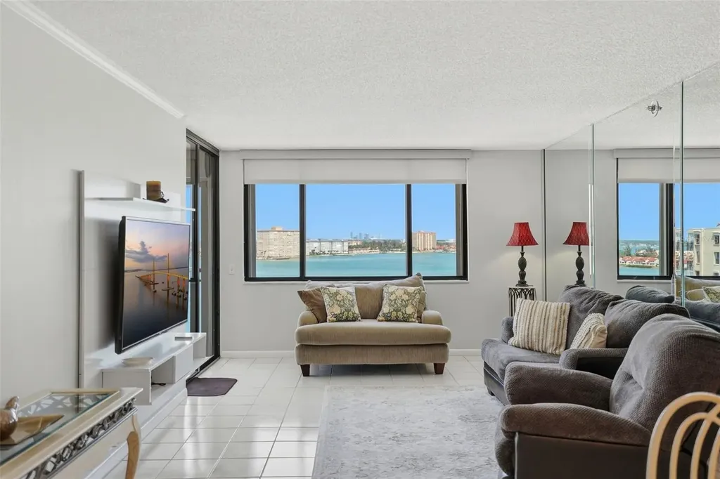 6372 Palma Del Mar Boulevard S St Petersburg FL 33715