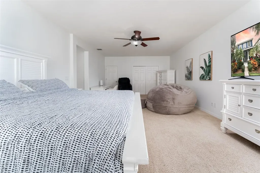 16007 Loneoak View Drive Lithia FL 33547