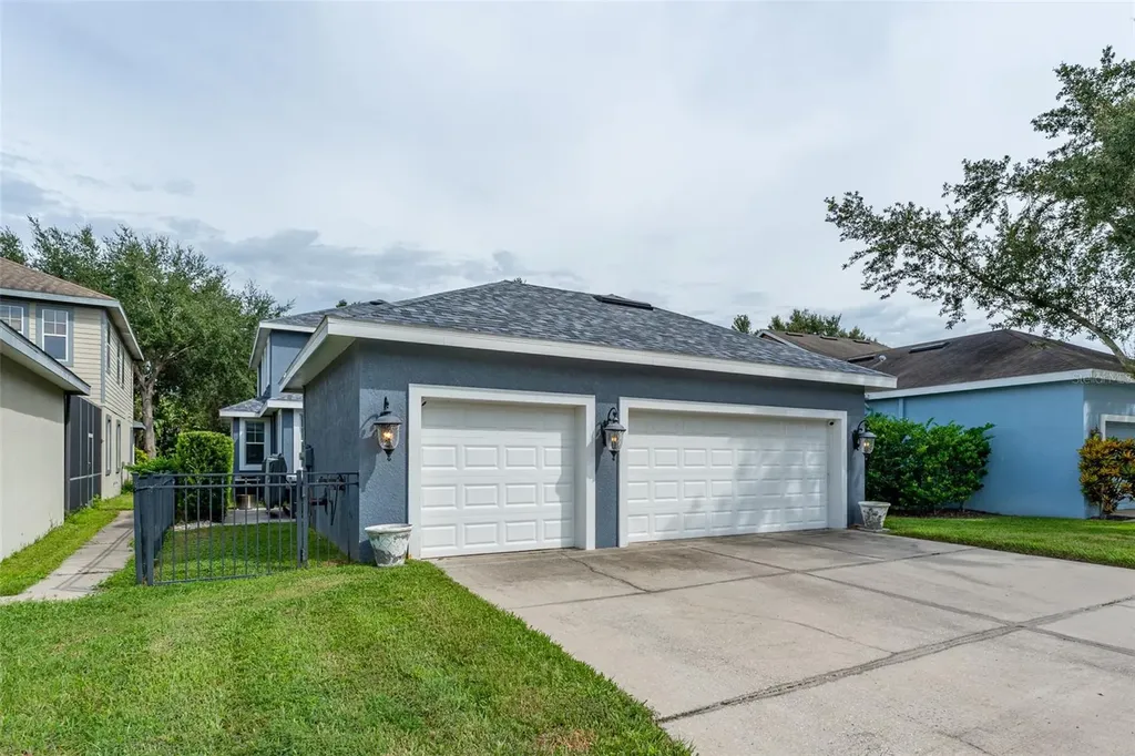 16007 Loneoak View Drive Lithia FL 33547