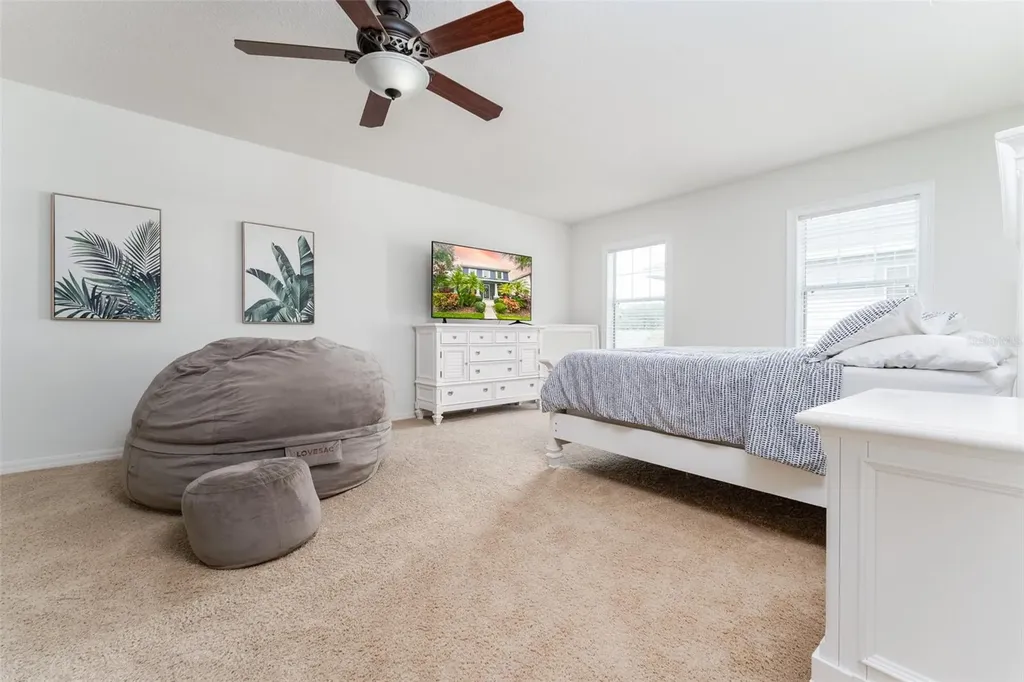 16007 Loneoak View Drive Lithia FL 33547