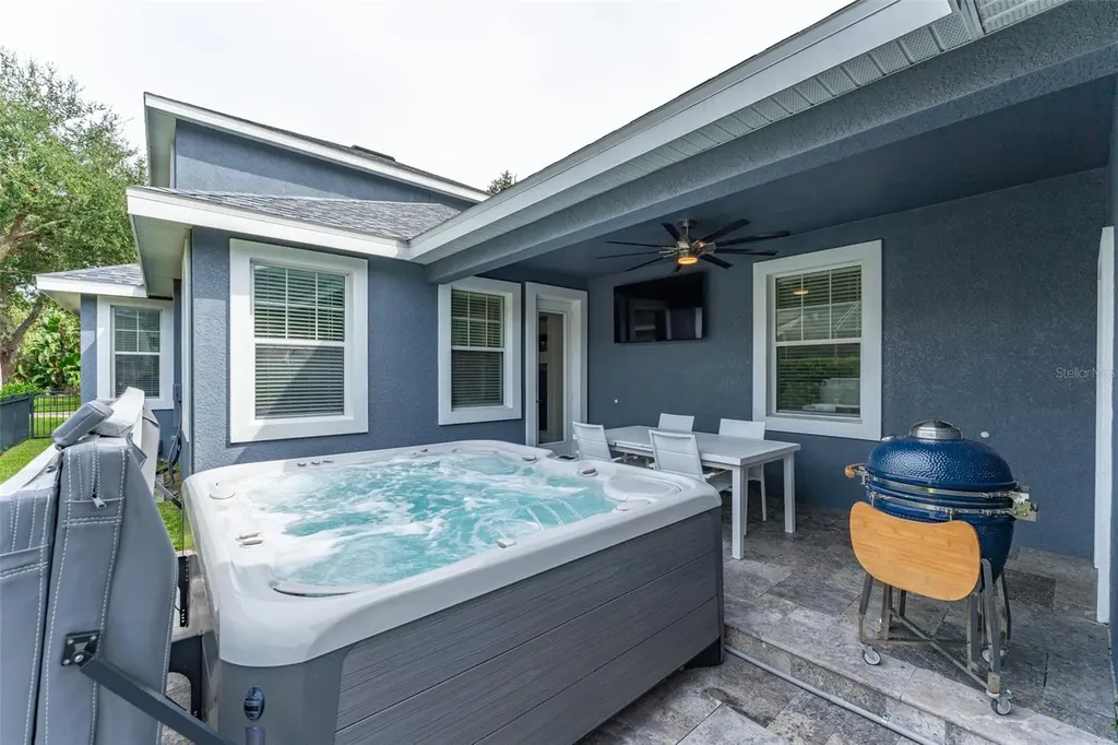 16007 Loneoak View Drive Lithia FL 33547