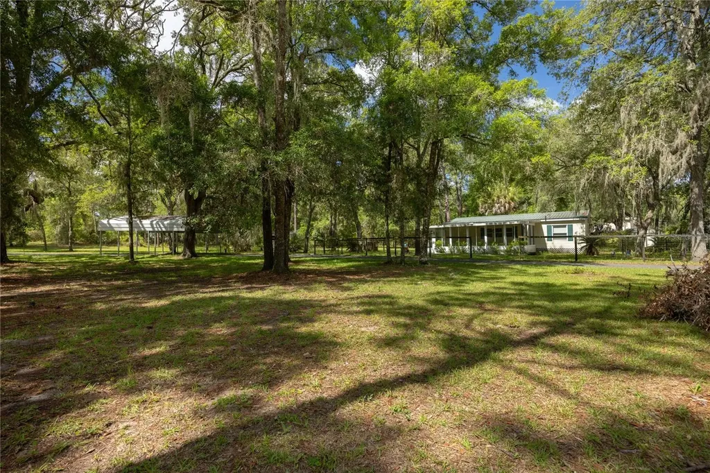 14890 SE 20th Street Morriston FL 32668