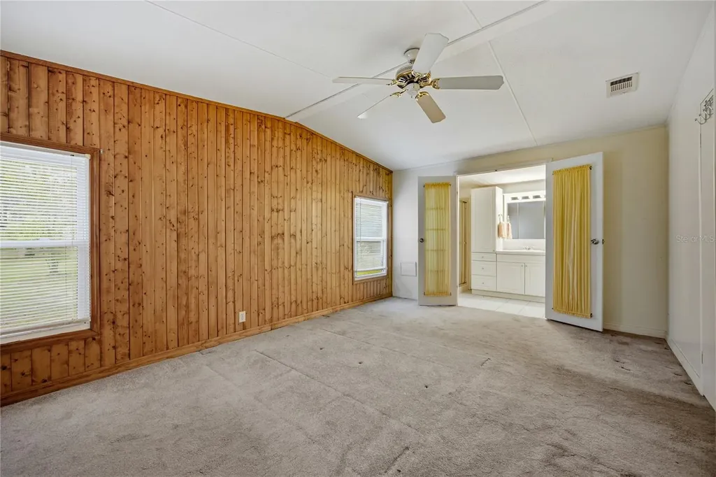 14890 SE 20th Street Morriston FL 32668