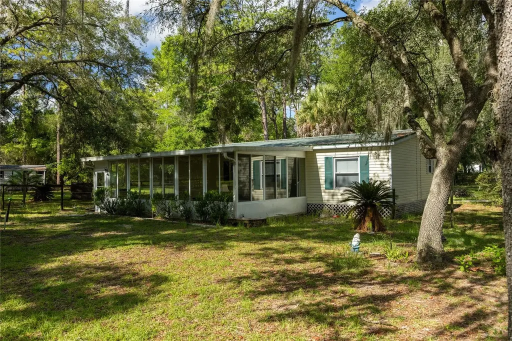 14890 SE 20th Street Morriston FL 32668