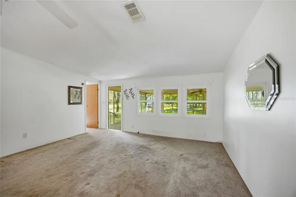 14890 SE 20th Street Morriston FL 32668