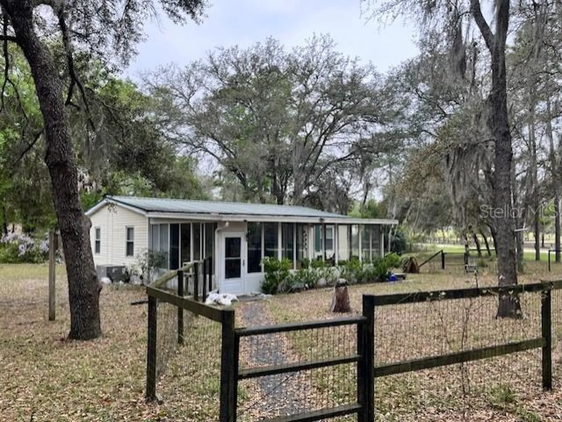 14890 SE 20th Street Morriston FL 32668