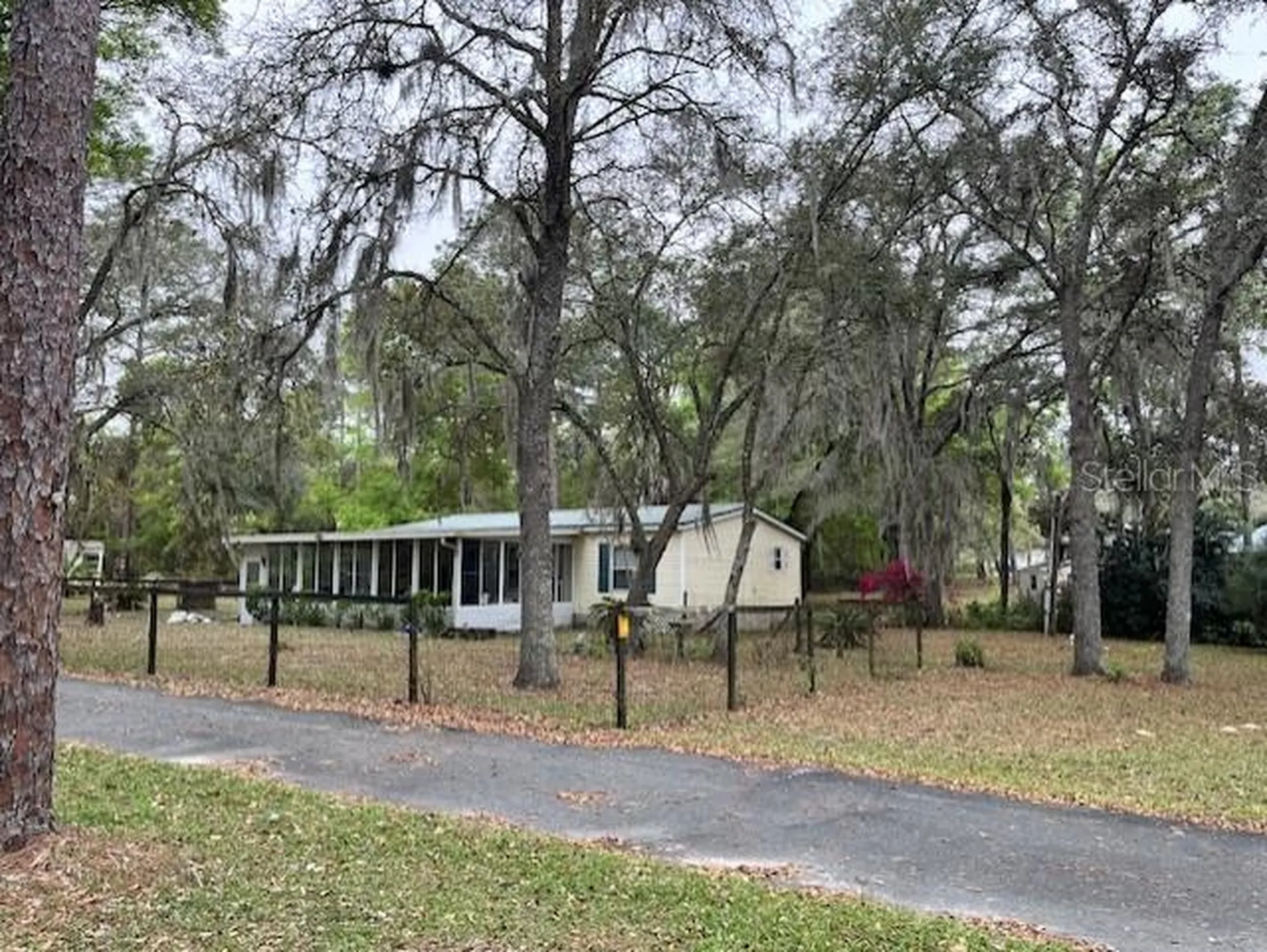 14890 SE 20th Street Morriston FL 32668