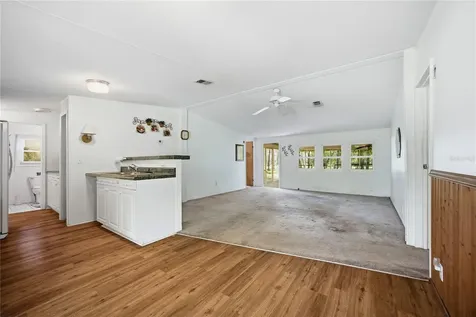14890 SE 20th Street Morriston FL 32668