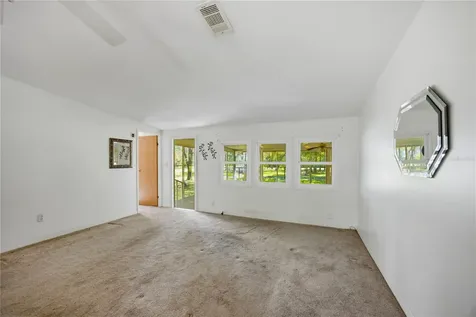 14890 SE 20th Street Morriston FL 32668