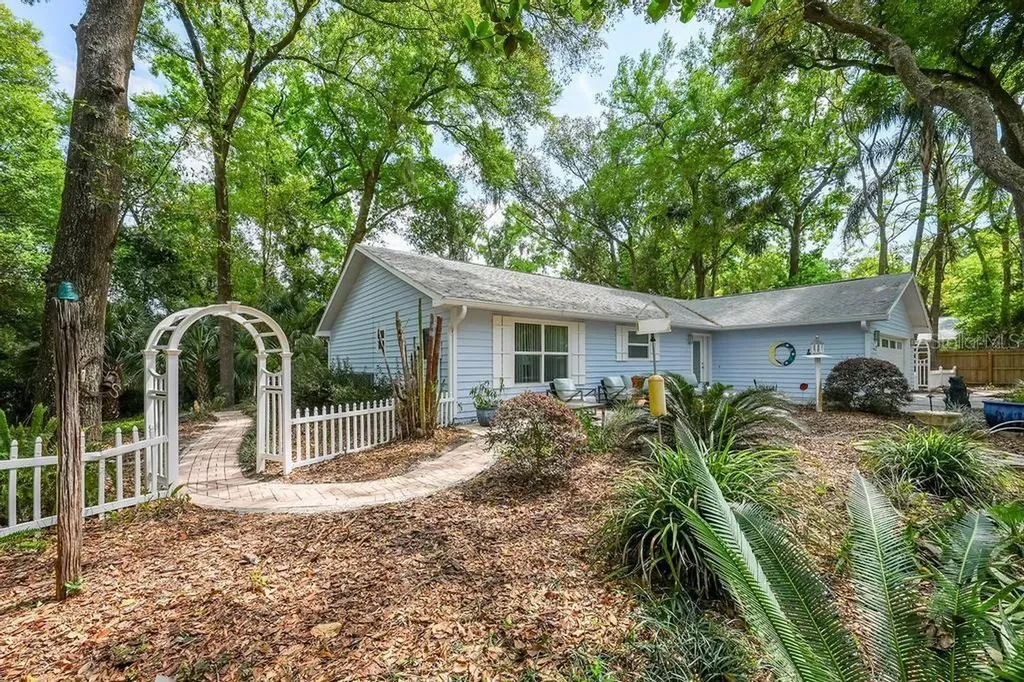 658 Clark Court Mount Dora FL 32757