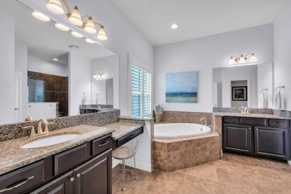 5204 Sparrowglen Place Lithia FL 33547