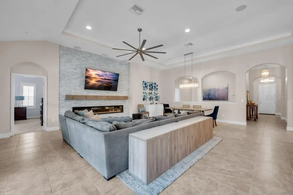 5204 Sparrowglen Place Lithia FL 33547