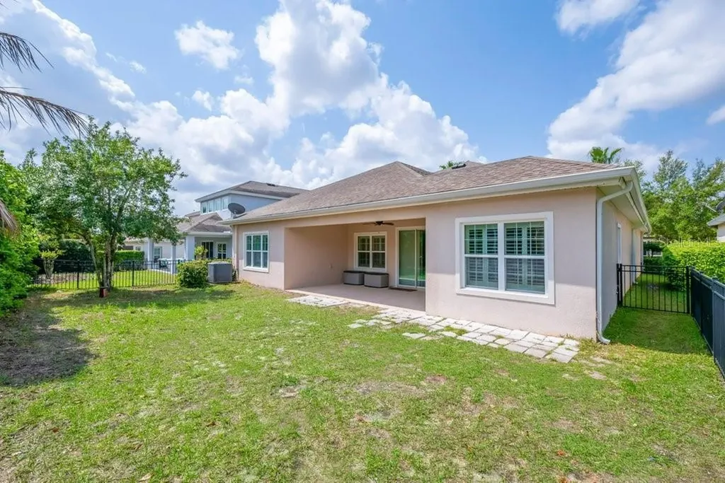 5204 Sparrowglen Place Lithia FL 33547