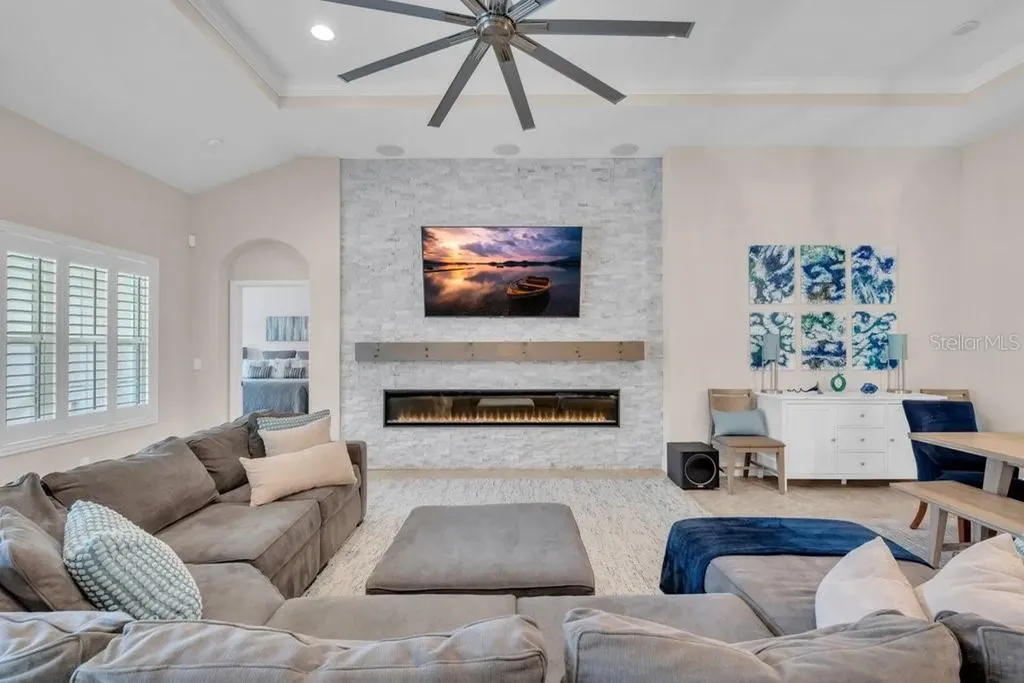 5204 Sparrowglen Place Lithia FL 33547