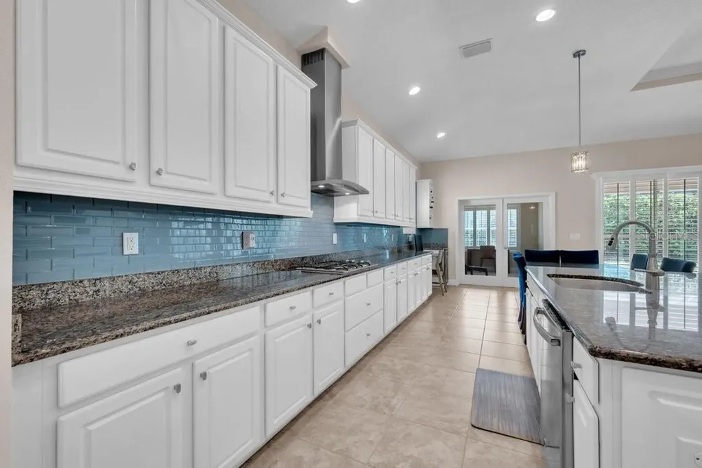 5204 Sparrowglen Place Lithia FL 33547