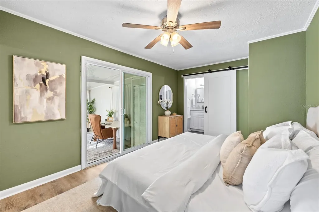 815 W Lowry Lane Tampa FL 33604