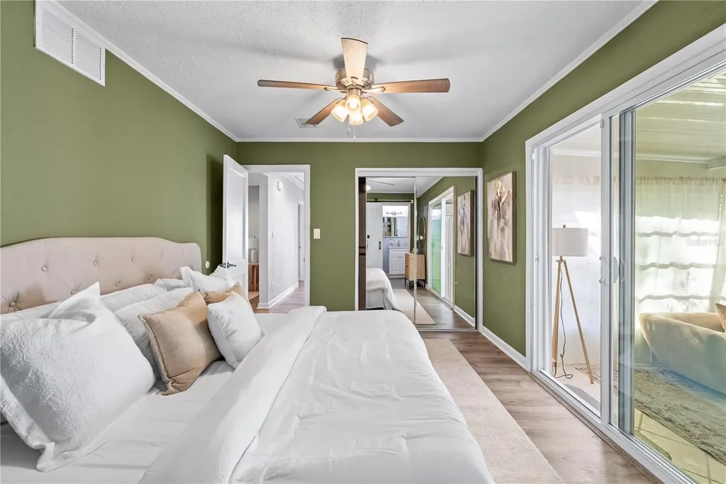 815 W Lowry Lane Tampa FL 33604