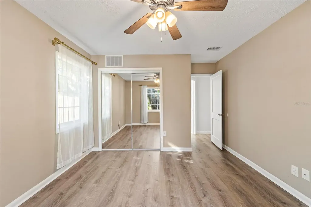 815 W Lowry Lane Tampa FL 33604