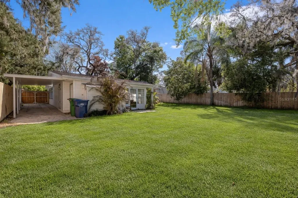 815 W Lowry Lane Tampa FL 33604