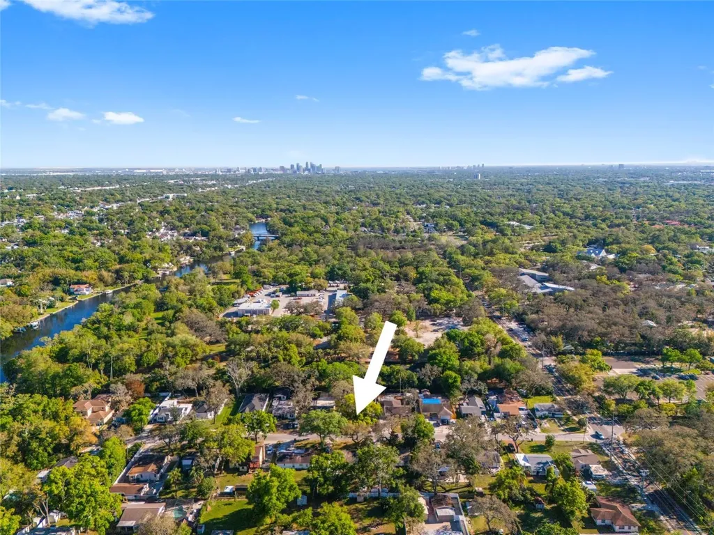 815 W Lowry Lane Tampa FL 33604