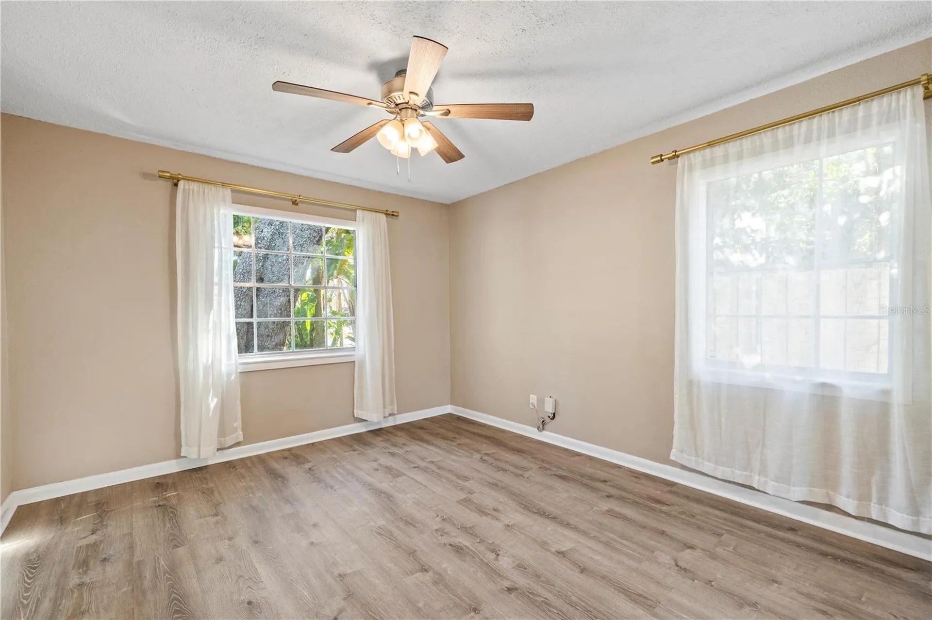 815 W Lowry Lane Tampa FL 33604