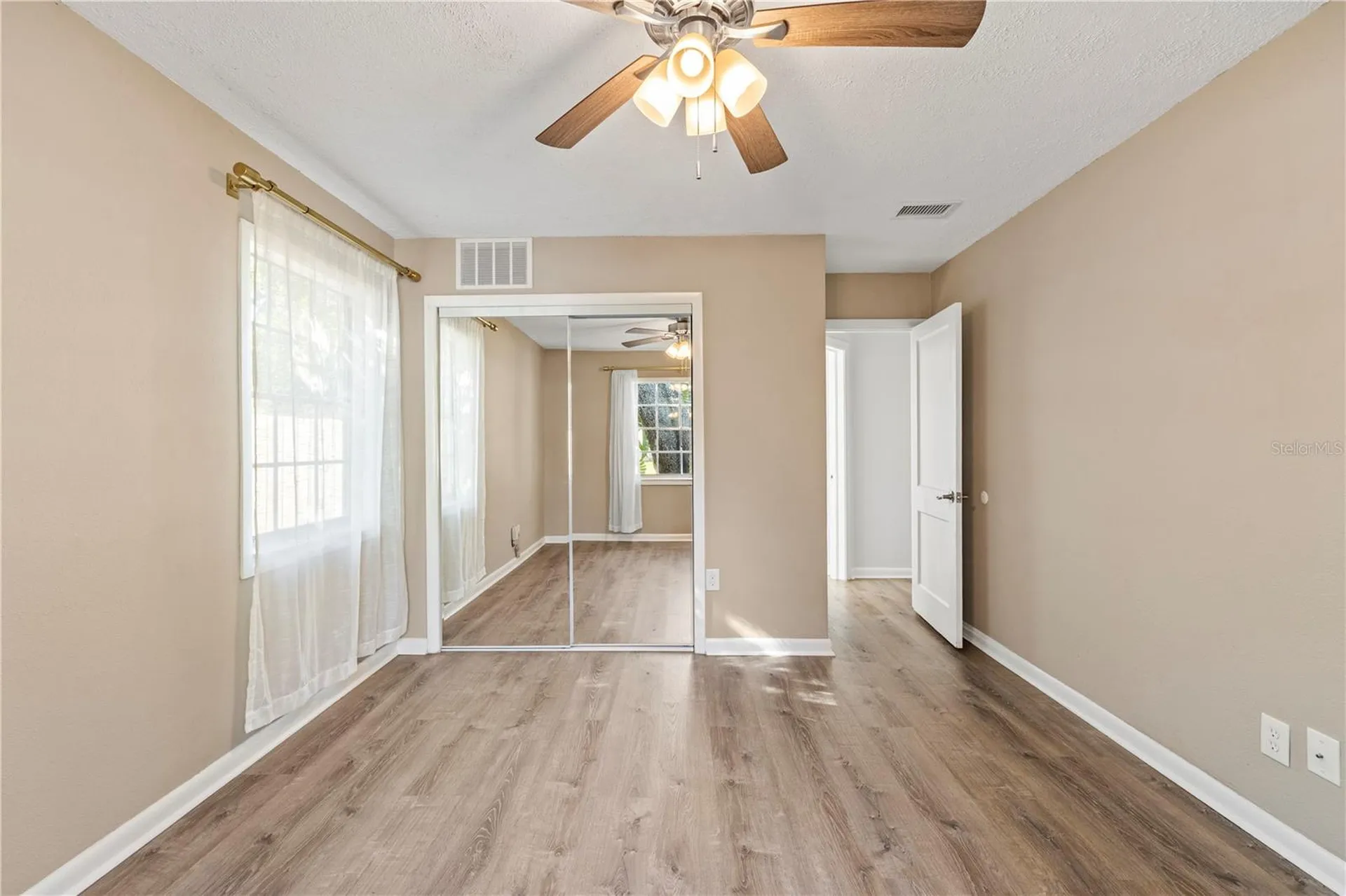 815 W Lowry Lane Tampa FL 33604