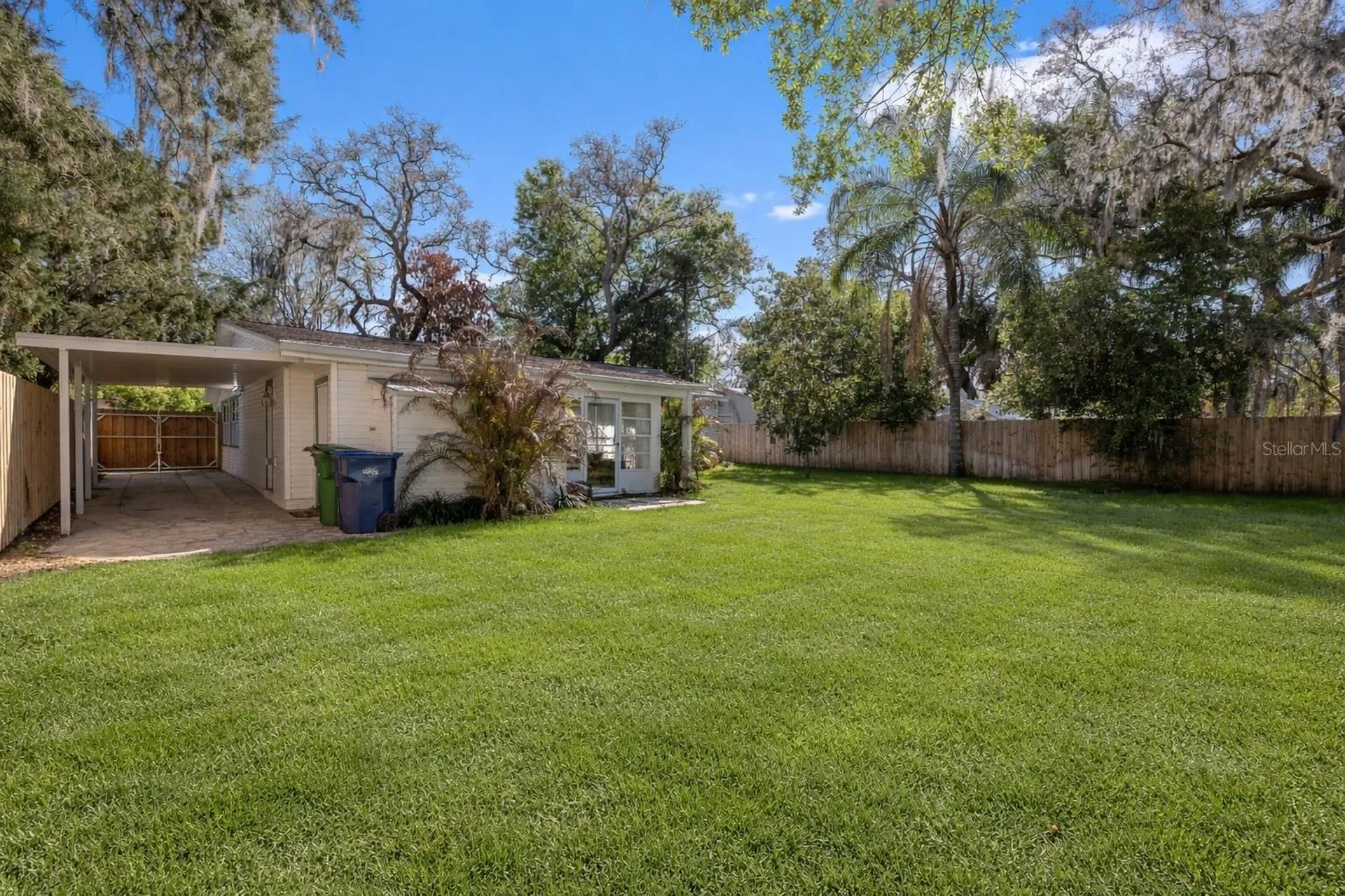 815 W Lowry Lane Tampa FL 33604