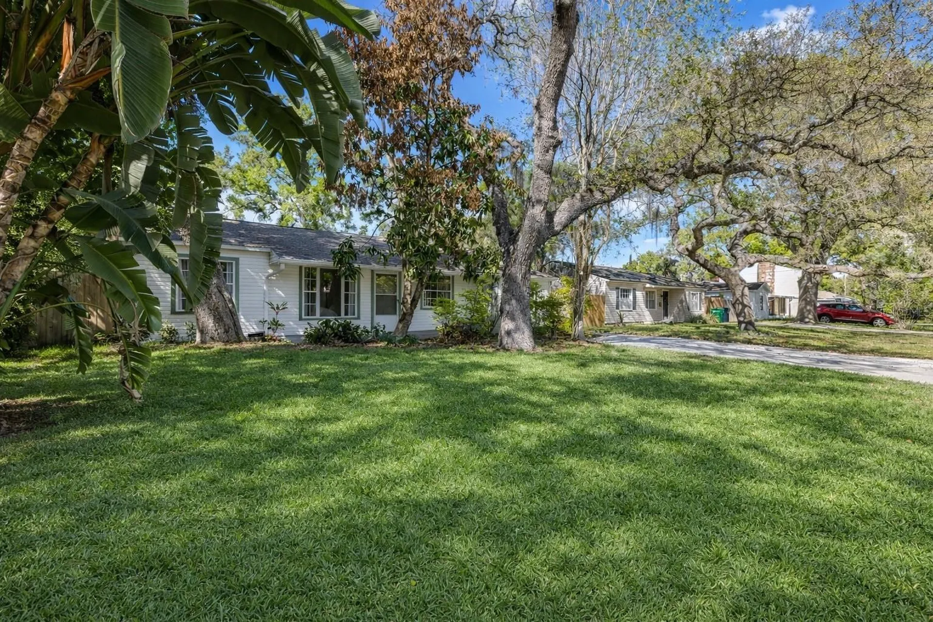 815 W Lowry Lane Tampa FL 33604