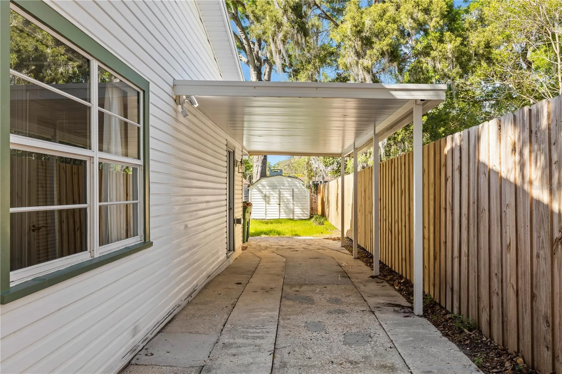 815 W Lowry Lane Tampa FL 33604