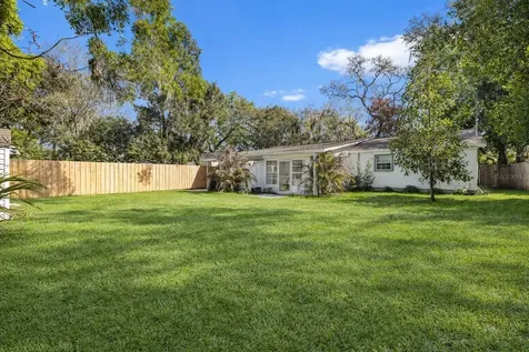 815 W Lowry Lane Tampa FL 33604