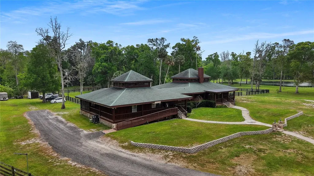 13910 Corkwood Lane Astatula FL 34705