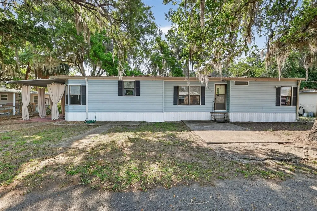 904 Maplewood Street Tavares FL 32778