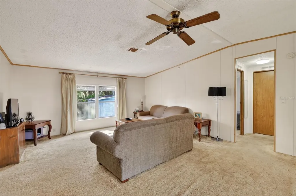 904 Maplewood Street Tavares FL 32778