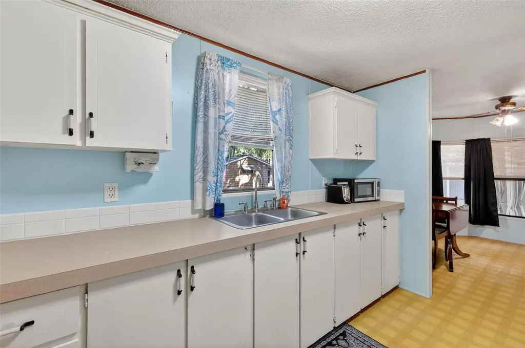 904 Maplewood Street Tavares FL 32778