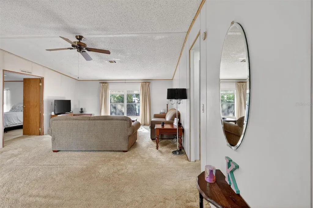 904 Maplewood Street Tavares FL 32778
