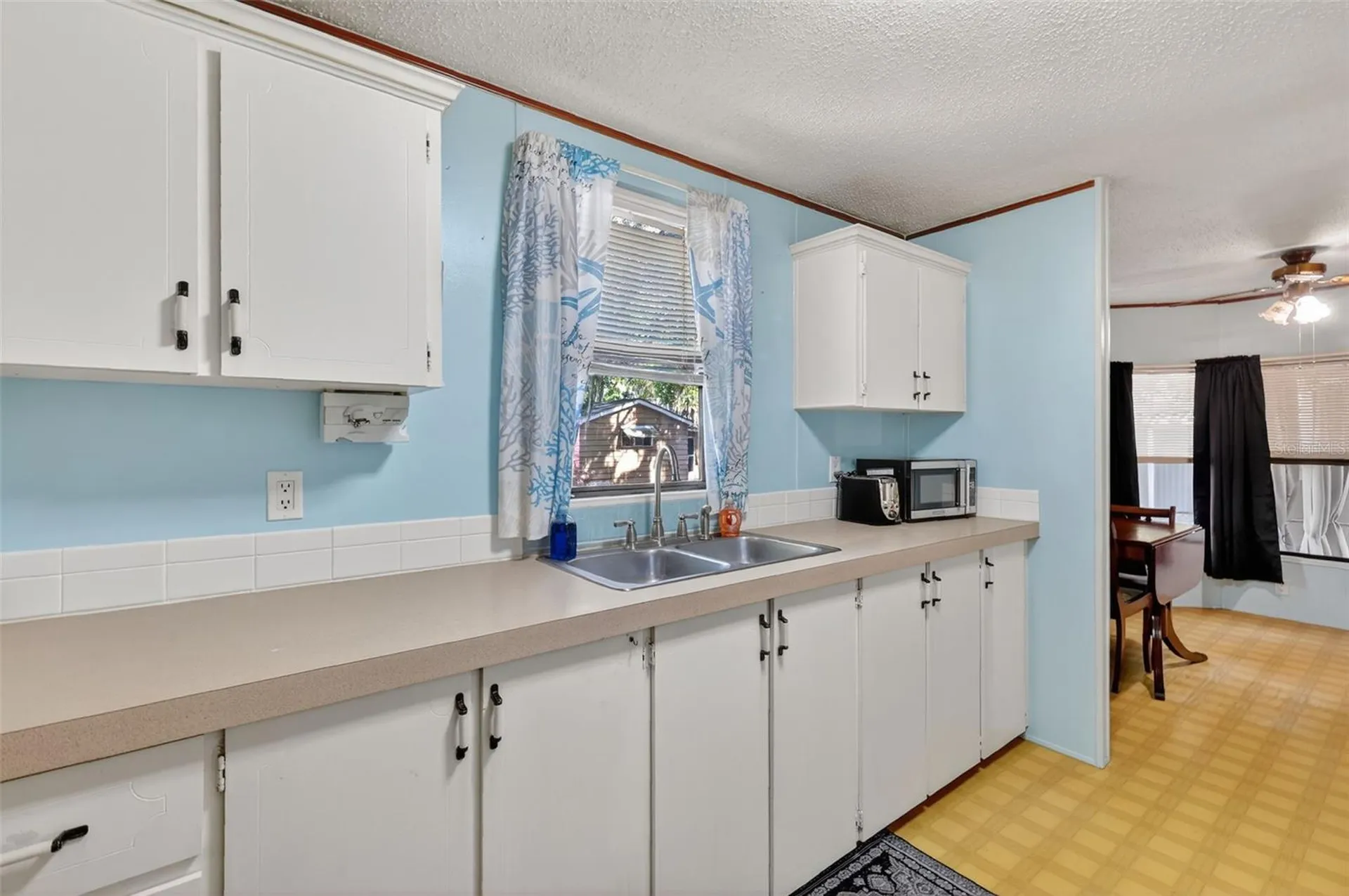 904 Maplewood Street Tavares FL 32778
