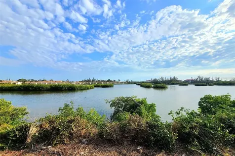808 Suncrest Drive Nokomis FL 34275