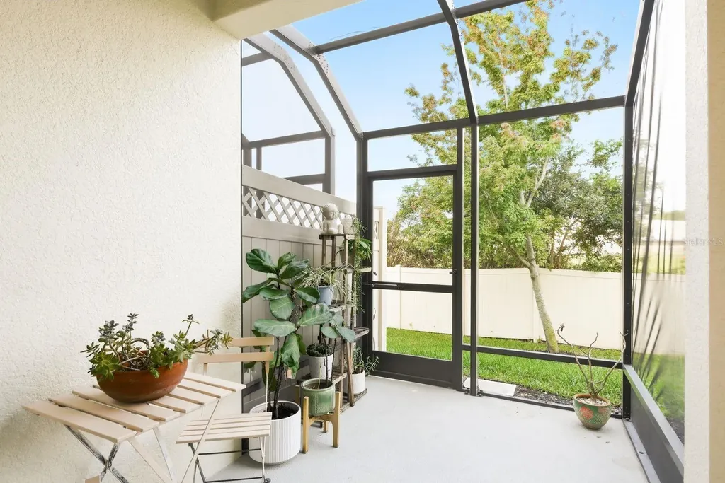 11636 Crowned Sparrow Lane Tampa FL 33626