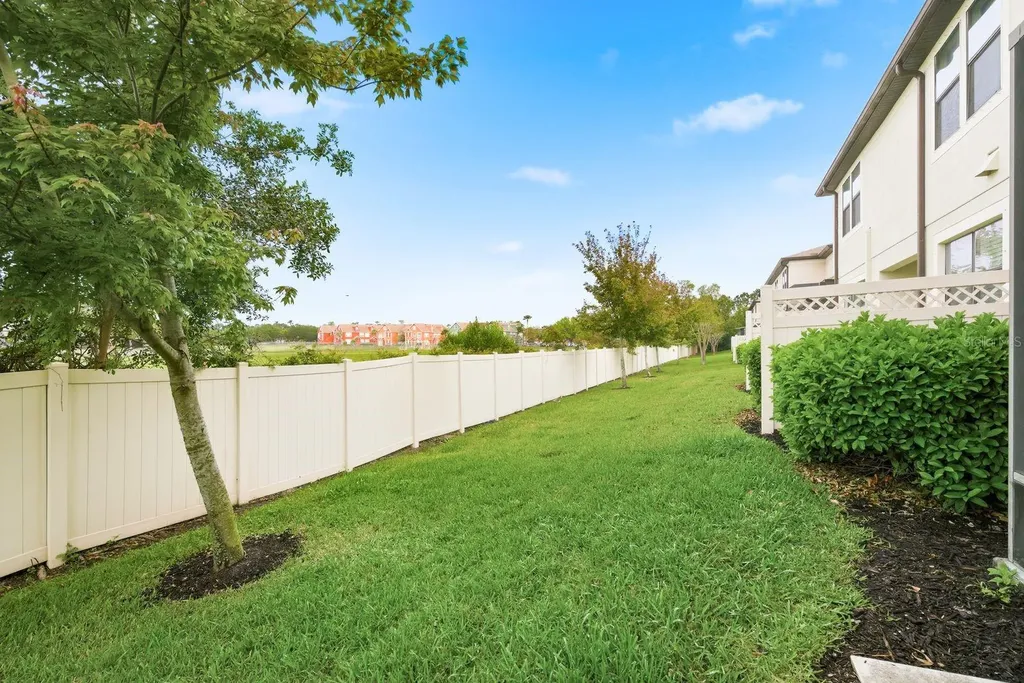 11636 Crowned Sparrow Lane Tampa FL 33626
