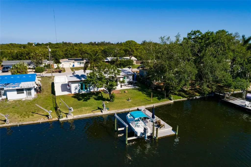 9298 Sun Isle Drive NE St Petersburg FL 33702
