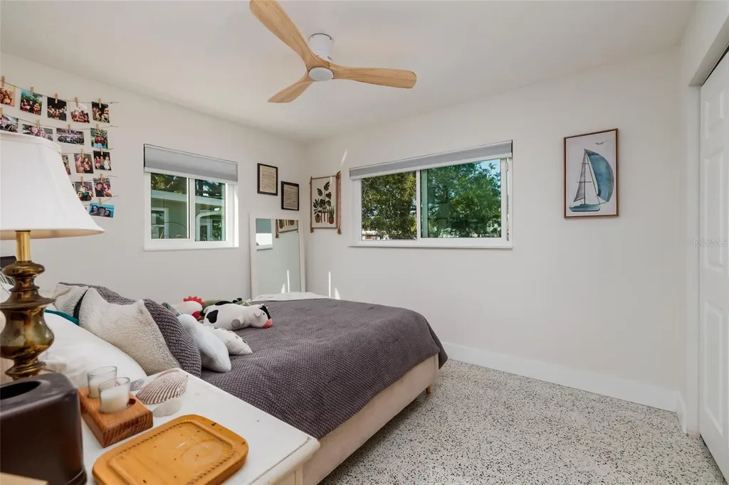 9298 Sun Isle Drive NE St Petersburg FL 33702