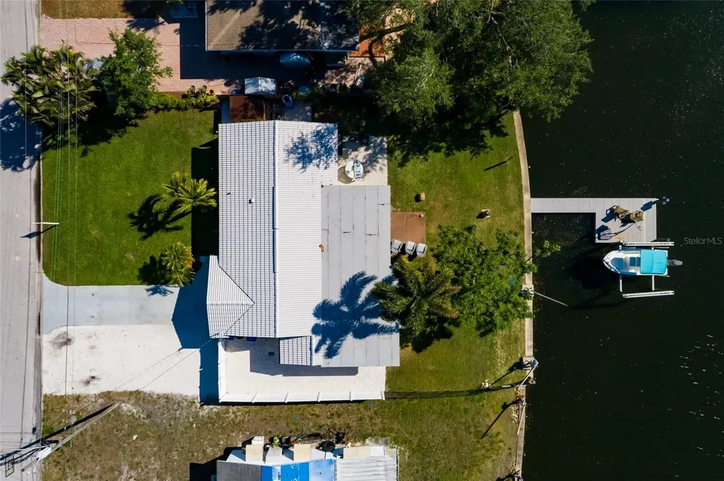 9298 Sun Isle Drive NE St Petersburg FL 33702