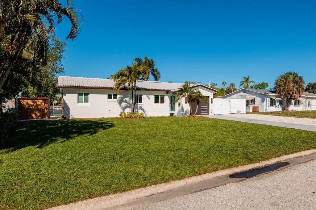 9298 Sun Isle Drive NE St Petersburg FL 33702