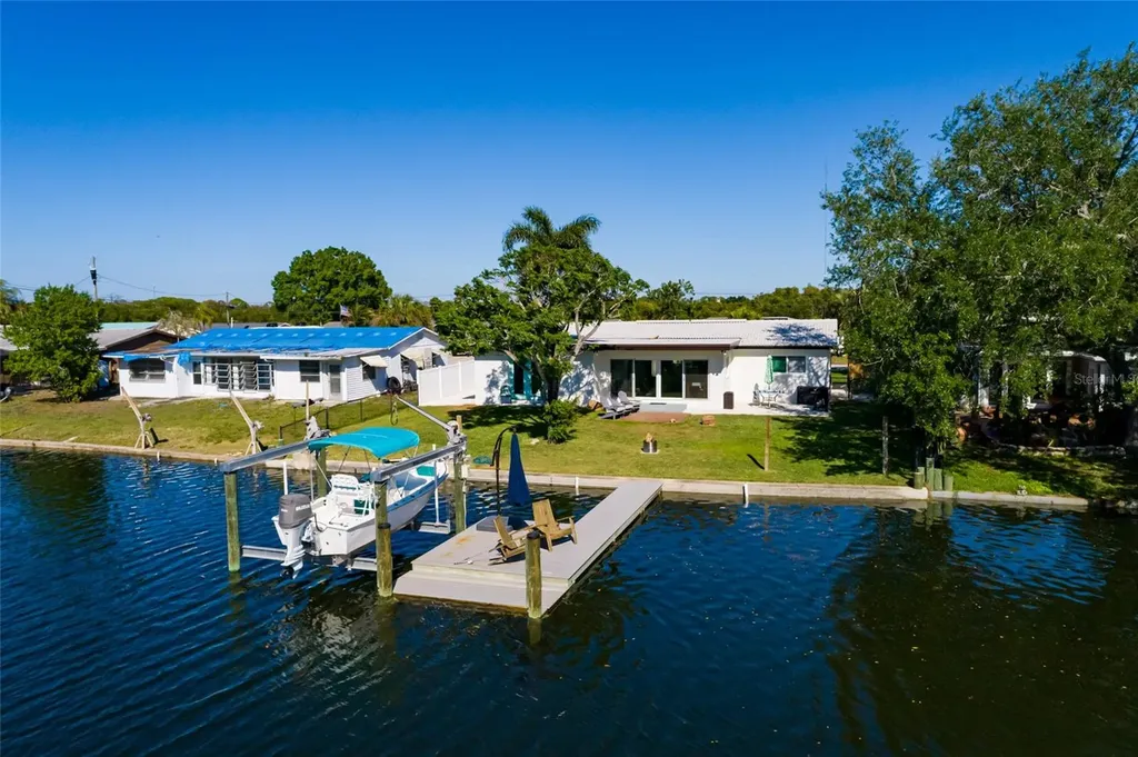 9298 Sun Isle Drive NE St Petersburg FL 33702