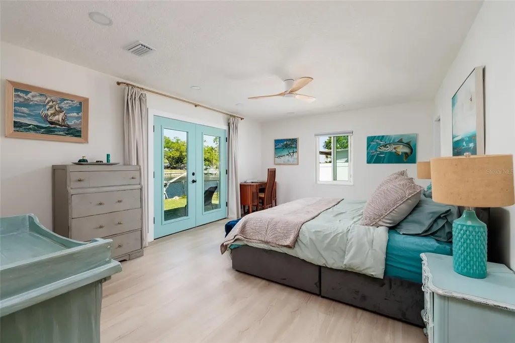 9298 Sun Isle Drive NE St Petersburg FL 33702