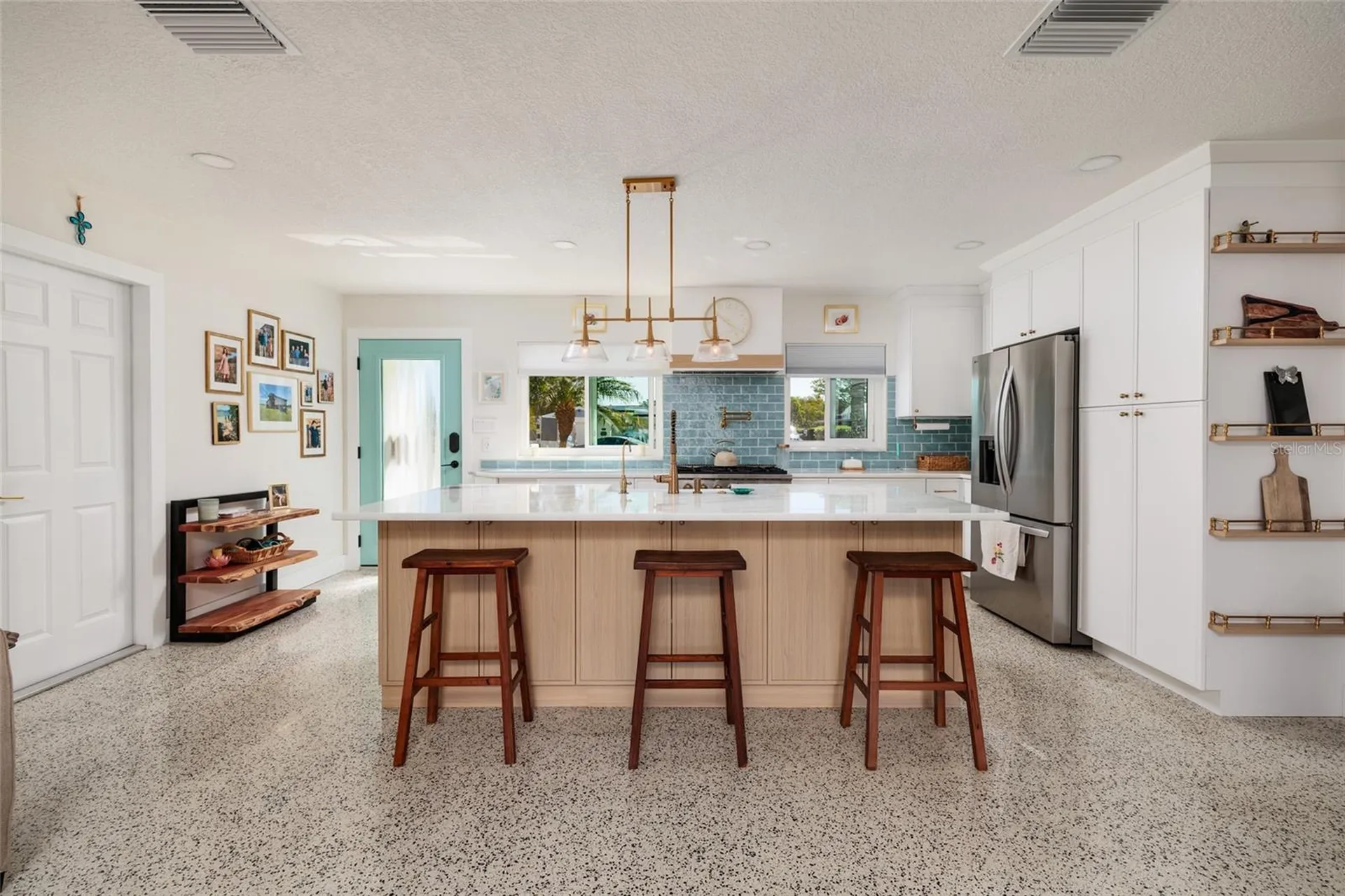 9298 Sun Isle Drive NE St Petersburg FL 33702