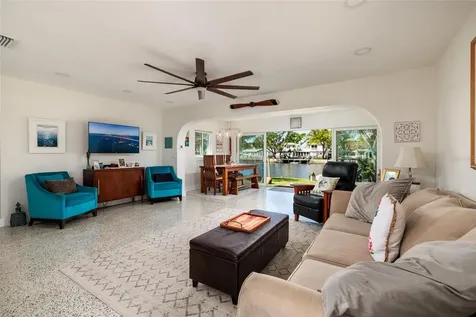 9298 Sun Isle Drive NE St Petersburg FL 33702